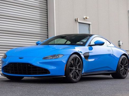 Used 2021 Aston Martin V8 Vantage Coupe RWD image 37