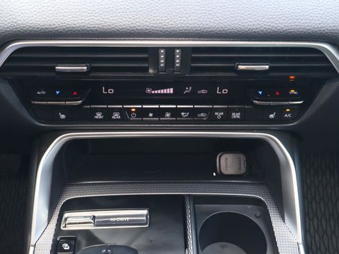 Used 2024 MAZDA CX-90 Plug-In Hybrid w/ Premium Pkg AWD/4WD image 24