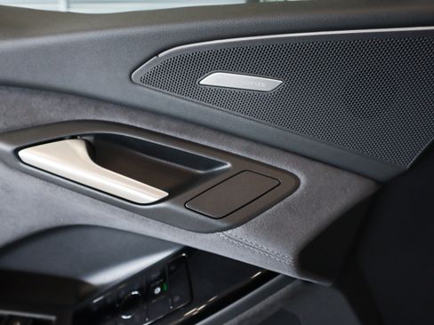 New 2025 Audi SQ6 e-tron Premium Plus image 20