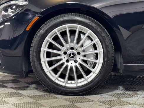 Used 2022 Mercedes-Benz E 350 4MATIC Sedan image 2