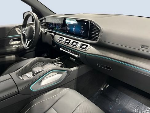 Certified 2023 Mercedes-Benz GLS 580 4MATIC image 11