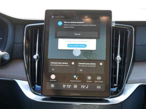 New 2025 Volvo XC90 T8 Plus w/ Protection Package Premier image 8