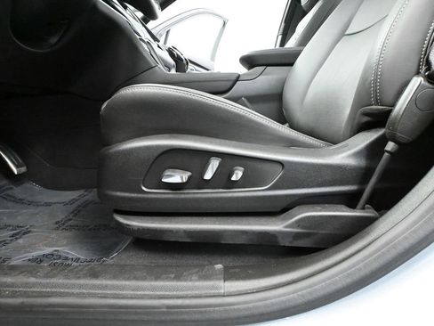 Used 2024 Cadillac XT6 Sport image 22