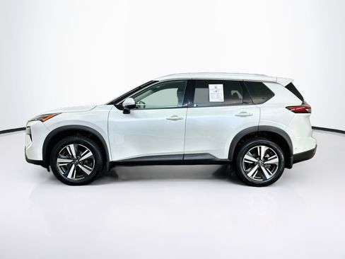 Used 2024 Nissan Rogue SL AWD/4WD image 4