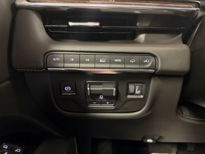 Used 2022 Cadillac Escalade Sport Platinum AWD/4WD image 19