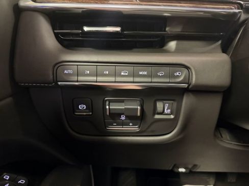 Used 2022 Cadillac Escalade Sport Platinum AWD/4WD image 18