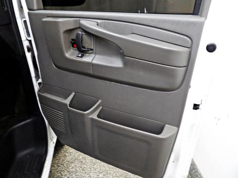 Used 2014 Chevrolet Express 3500 LT w/ LT Preferred Equipment Group RWD image 8