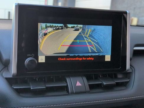Used 2024 Toyota RAV4 LE AWD/4WD image 26