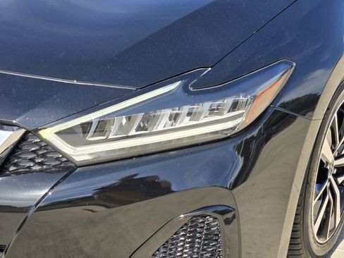 Used 2023 Nissan Maxima SV w/ Floor Mat Group FWD image 5