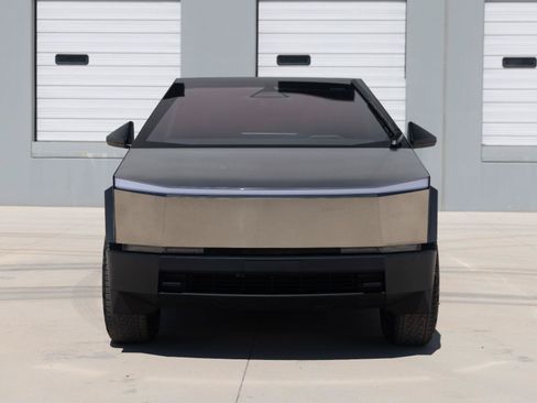 Used 2025 Tesla Cybertruck AWD Crew Cab image 13