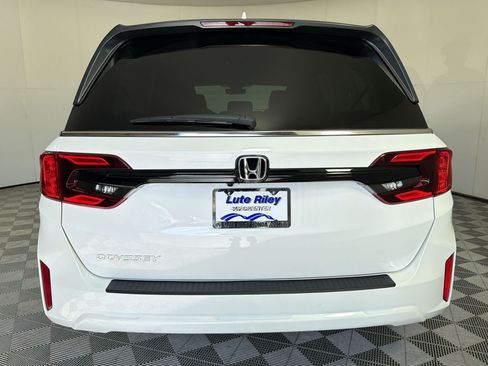 New 2026 Honda Odyssey EX-L image 10