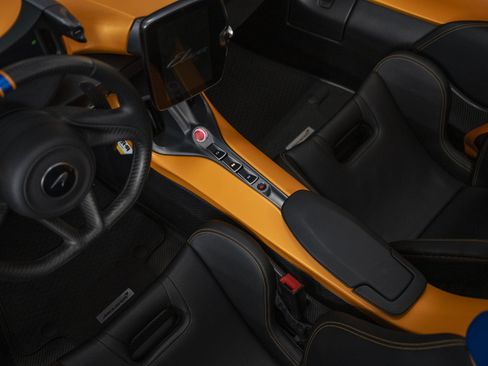 Used 2021 McLaren Elva RWD image 79