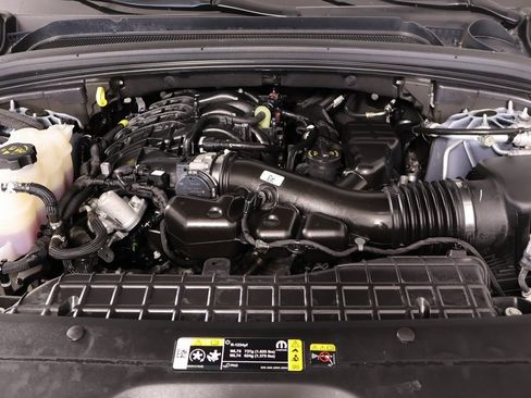 Used 2024 Jeep Grand Cherokee Laredo w/ Luxury Tech Group I image 19