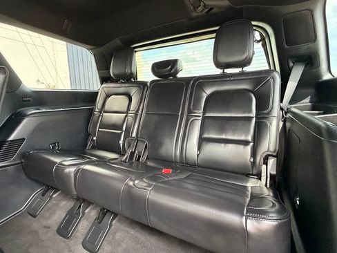 Used 2019 Lincoln Navigator Reserve AWD/4WD image 24