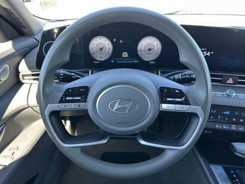 Used 2024 Hyundai Elantra SEL image 13