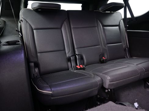 Used 2023 Chevrolet Suburban Premier AWD/4WD image 18