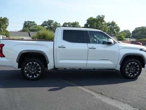Used 2025 Toyota Tundra Limited AWD/4WD image 10