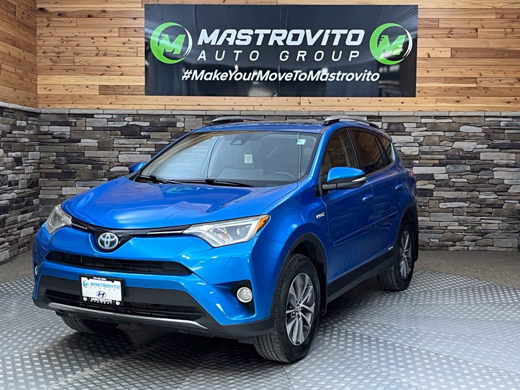 Used 2017 Toyota RAV4 XLE AWD/4WD image 7