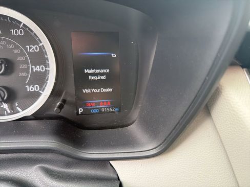 Used 2020 Toyota Corolla L image 13