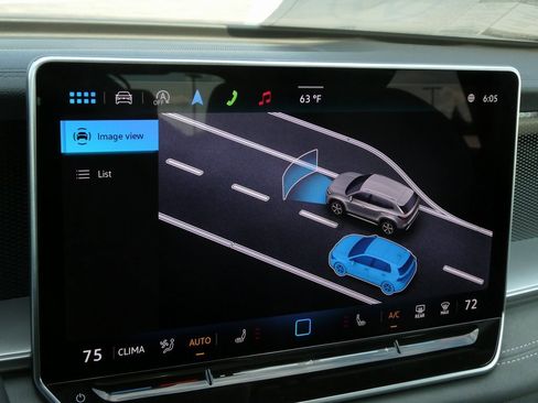 New 2025 Volkswagen Tiguan SE image 38