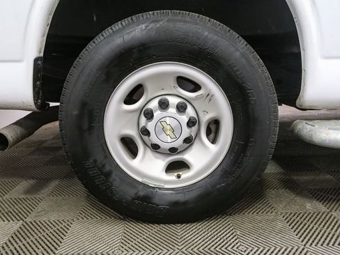 Used 2024 Chevrolet Express 2500 w/ Driver Convenience Package RWD image 14