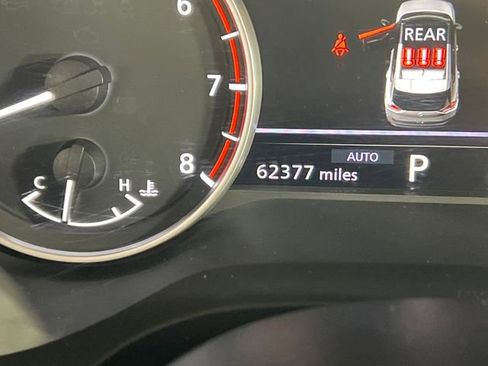 Used 2023 Nissan Rogue SV image 3