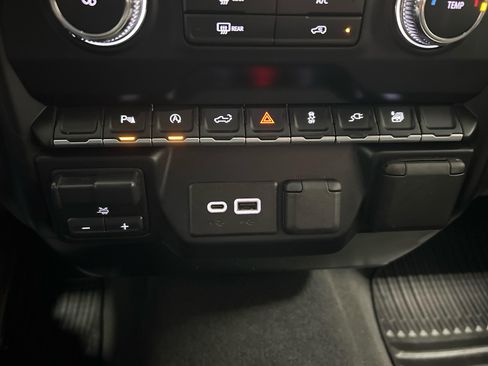 Used 2021 GMC Sierra 1500 SLE w/ Remote Start Package AWD/4WD image 15