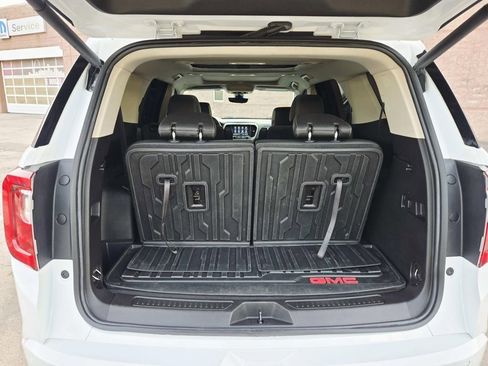 Used 2023 GMC Acadia Denali w/ Denali Ultimate Package AWD/4WD image 15