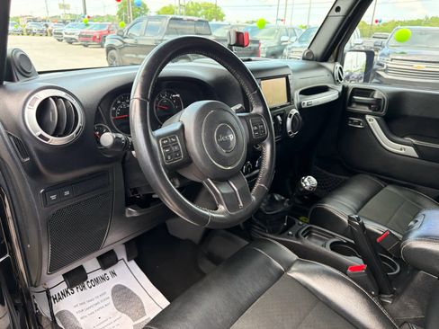 Used 2012 Jeep Wrangler Call of Duty w/ Dual Top Group AWD/4WD image 13