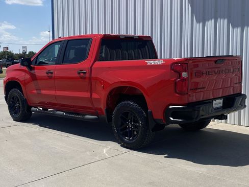Used 2022 Chevrolet Silverado 1500 Custom Trail Boss w/ LPO, Dark Essentials Package AWD/4WD image 7