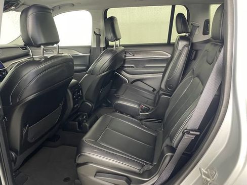 Used 2022 Jeep Grand Cherokee L Limited AWD/4WD image 19