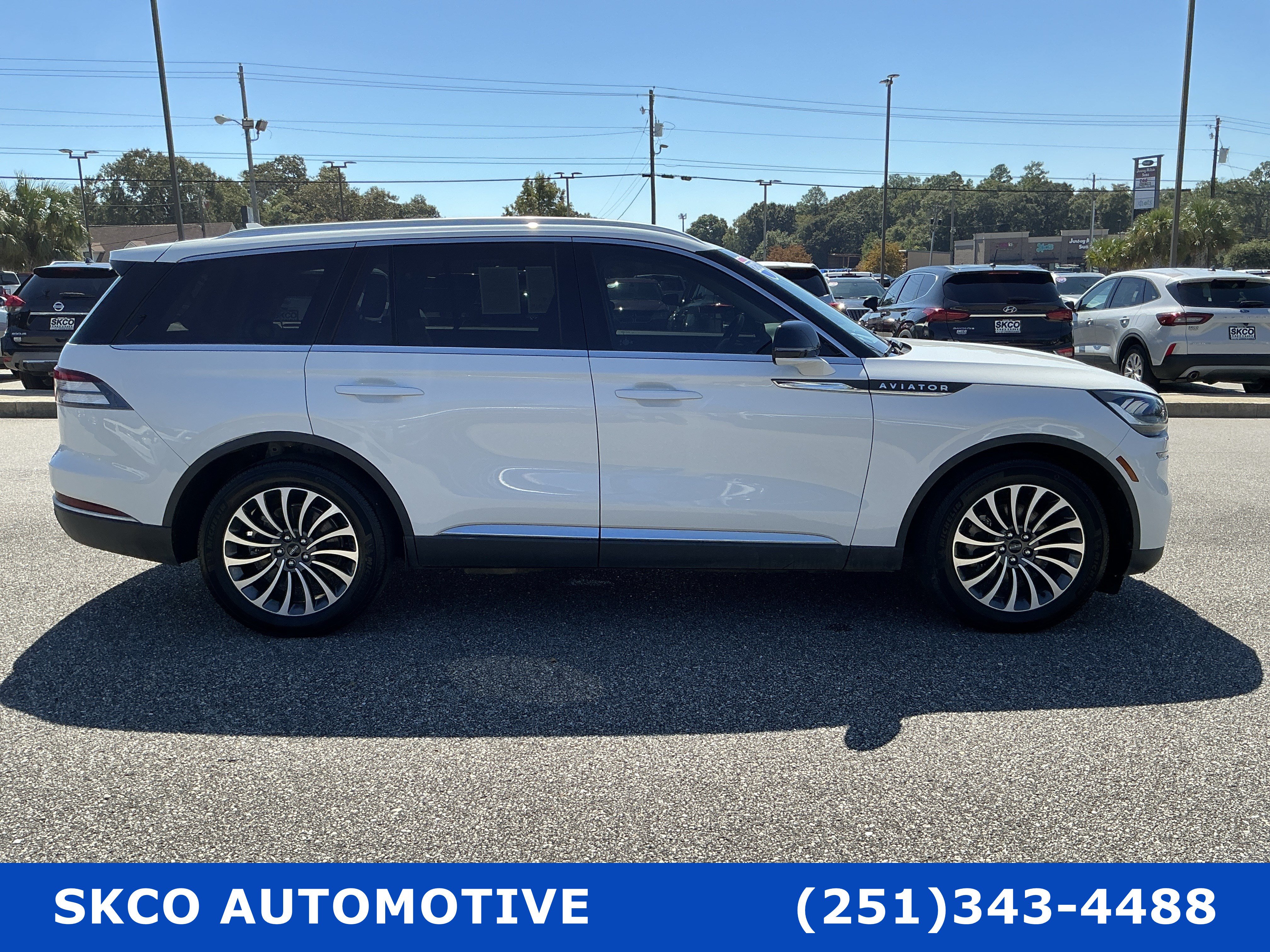 Used 2023 Lincoln Aviator 2WD w/ Premium Package image 6
