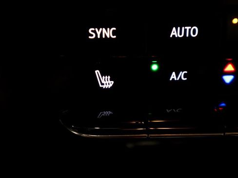 Used 2024 Buick Encore GX Avenir w/ Avenir Technology Package image 4