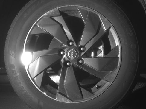 Used 2025 Nissan Rogue SV FWD image 13