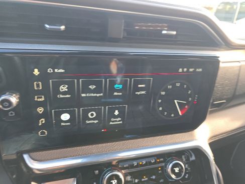 Used 2024 GMC Sierra 2500 Denali w/ Denali Reserve Package image 28