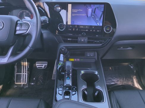 Used 2024 Lexus NX 350 F Sport image 11