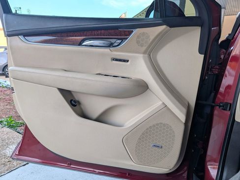 Used 2017 Cadillac XT5 Luxury w/ Driver Awareness Package image 16