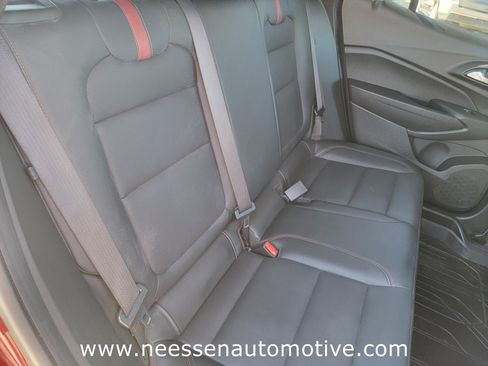 Used 2024 Chevrolet Trax RS w/ Sunroof Package image 12