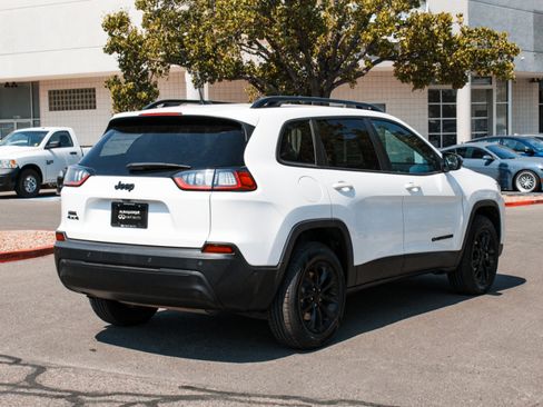 Used 2023 Jeep Cherokee Altitude Lux AWD/4WD image 5