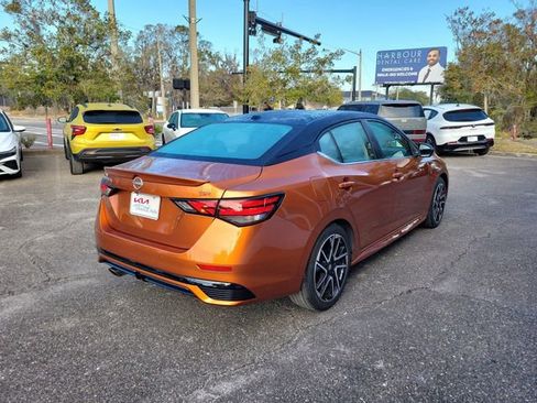 Used 2025 Nissan Sentra SR w/ SR Premium Package image 2