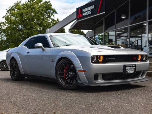 Used 2022 Dodge Challenger R/T Scat Pack RWD image 1