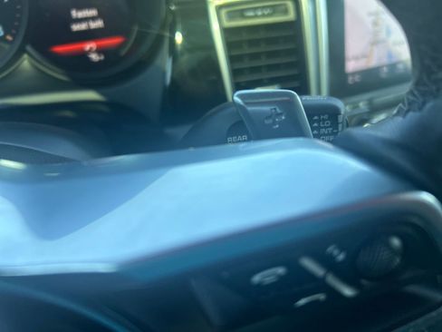 Used 2018 Porsche Macan Sport Edition image 30