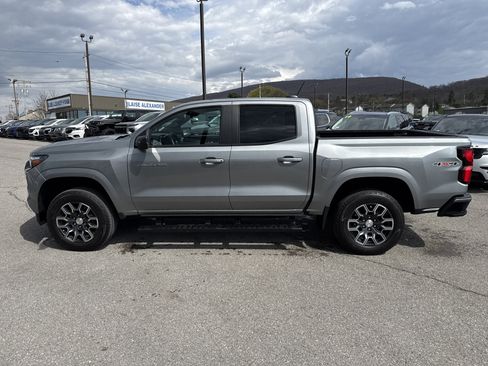 Used 2023 Chevrolet Colorado LT w/ LT Convenience Package III image 7