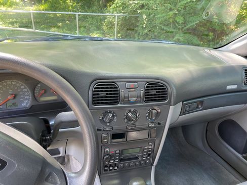 Used 2000 Volvo S40 image 7