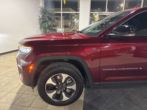 Used 2023 Jeep Grand Cherokee 4WD 4xe image 8
