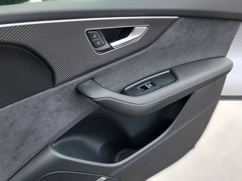 Used 2025 Audi SQ8 Premium Plus w/ 23" Wheel Package image 19