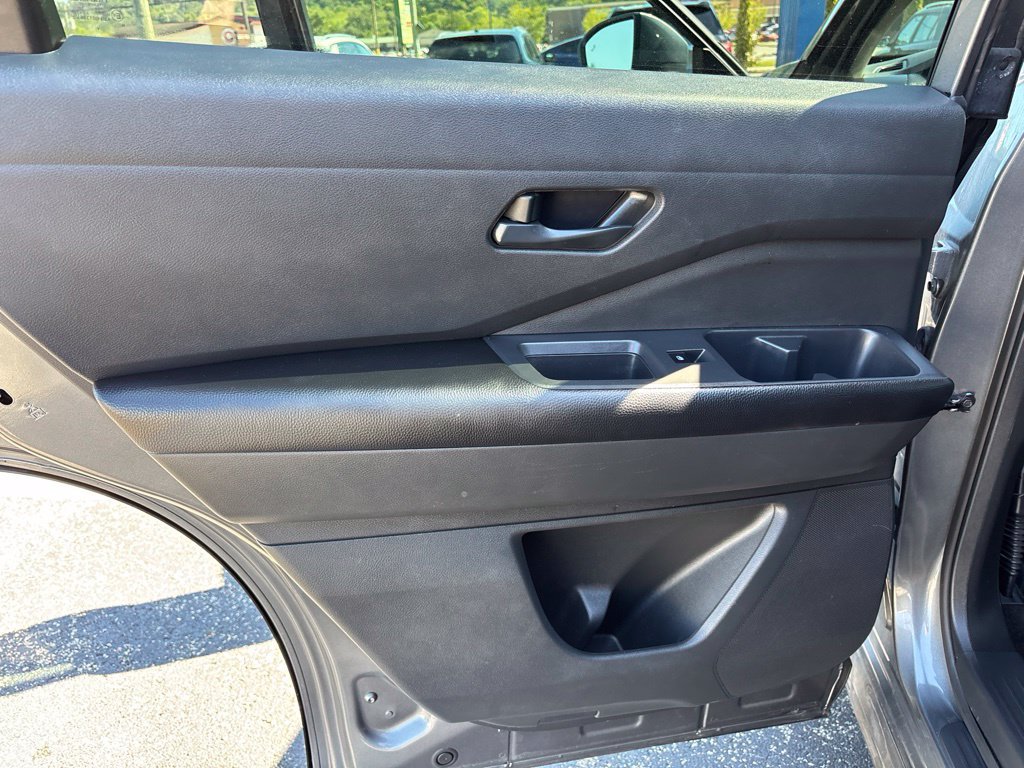 Used 2025 Nissan Pathfinder SV AWD/4WD image 29