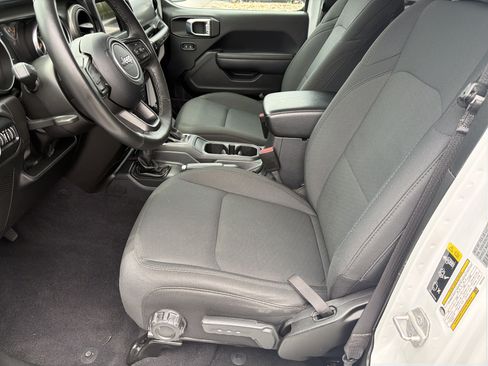 Used 2022 Jeep Wrangler Unlimited Sport AWD/4WD image 11