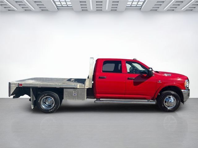 Used 2024 RAM 3500 Tradesman w/ Chrome Appearance Group AWD/4WD image 3