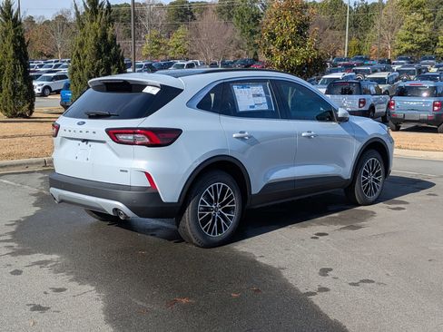 New 2026 Ford Escape SE w/ PHEV Premium Package FWD image 4